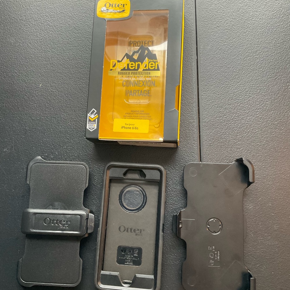 iPhone 6/6S OtterBox Defender Rugged Case and 2 belt clips